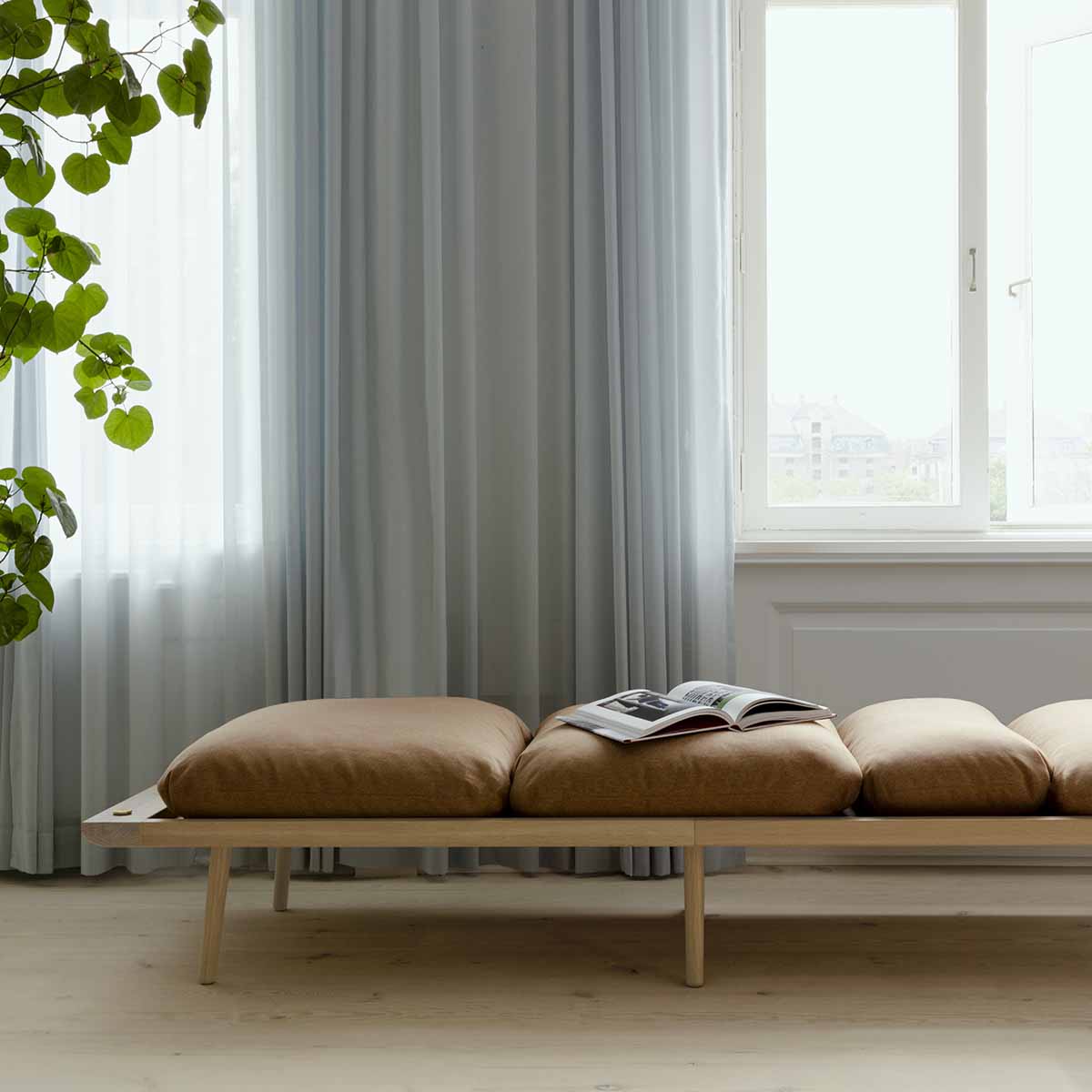 Lounge Around Egetræ Daybed